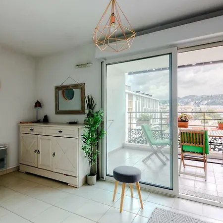 Very Two-room Appt - Vauban Tram Station Apartamento